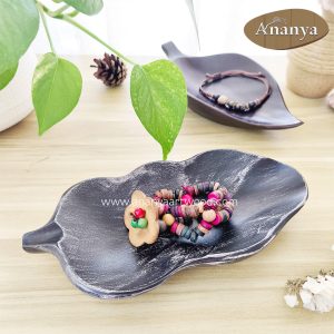 Alternative view of Handcrafted Wavy Teak Wood Serving Plate